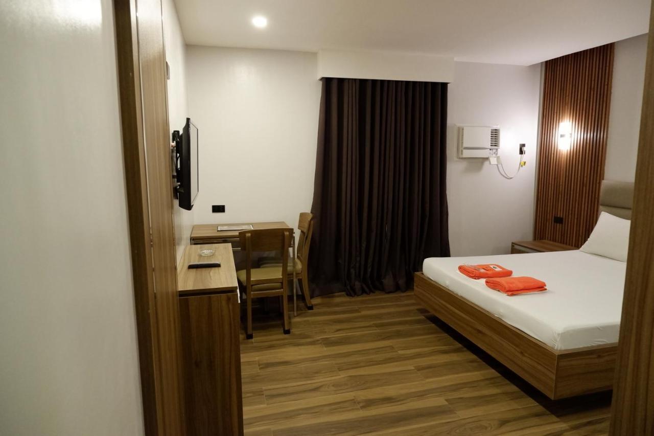 El Vistra Traveller'S Inn Calumpit Exteriör bild